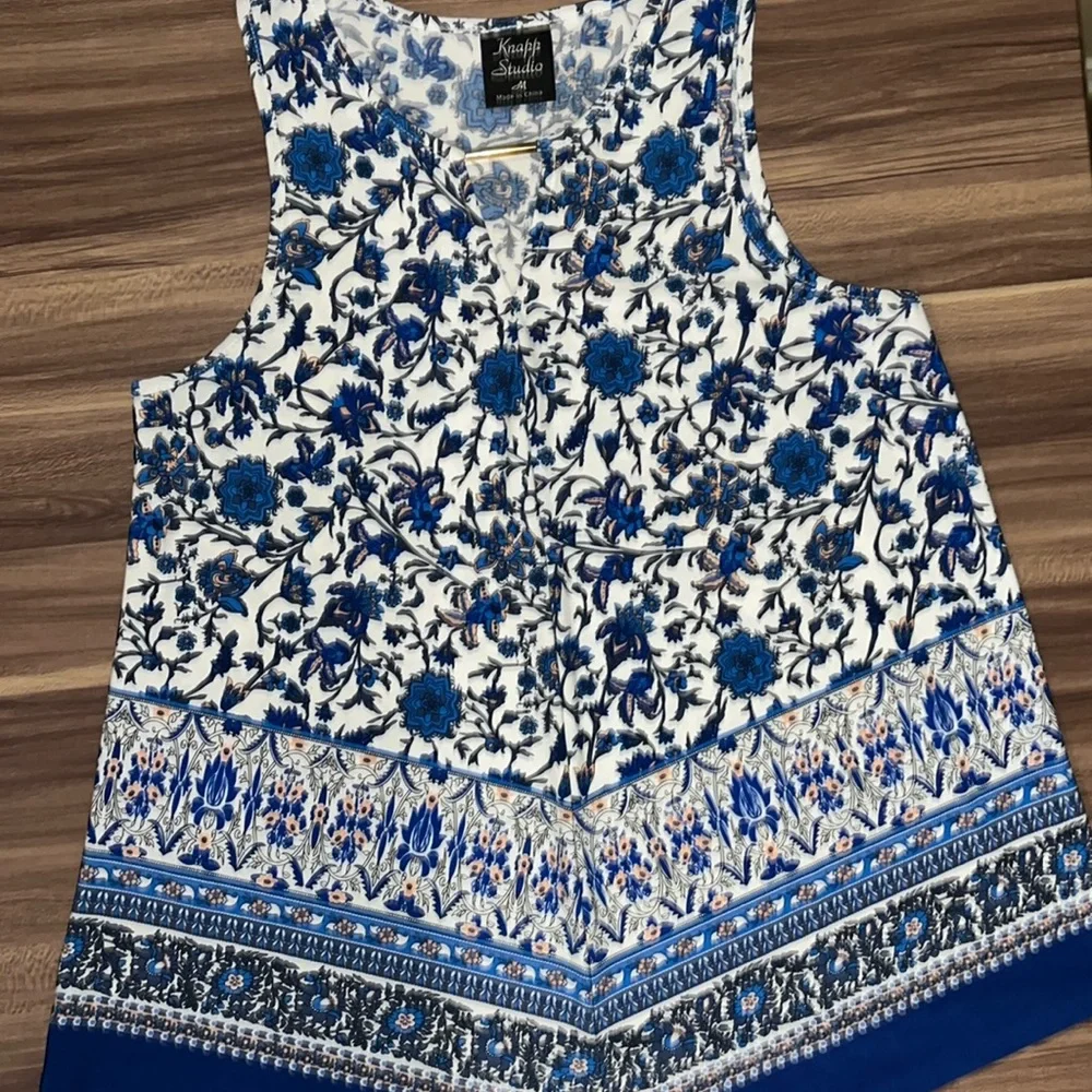 KNAPP STUDIO WHITE TANK WITH blue floral design - Picture 3 of 11